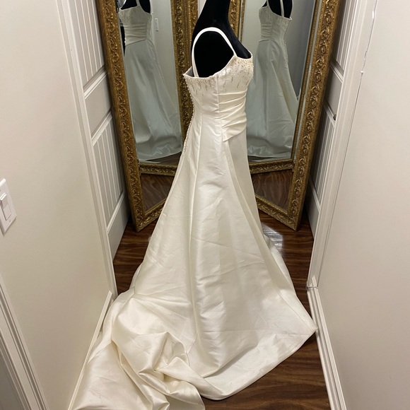 ST. PATRICK Wedding dress - Picture 4 of 7